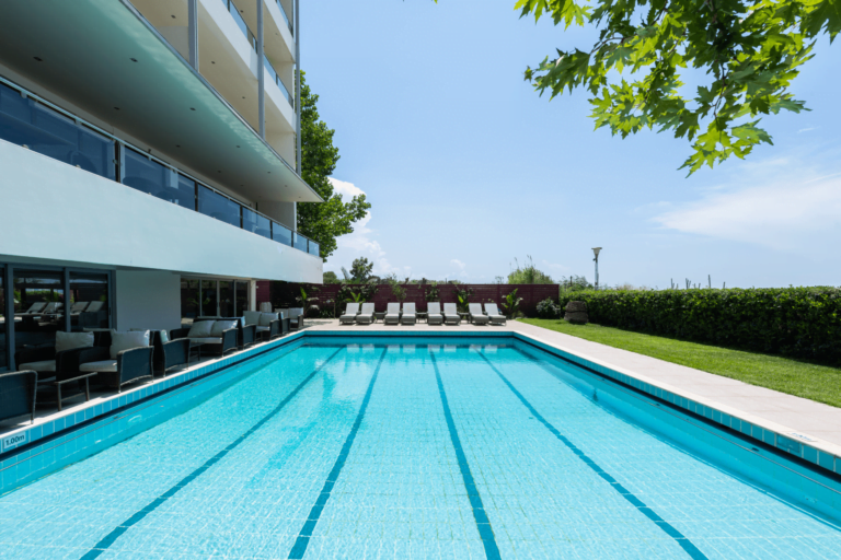porto-rio-hotel-pool