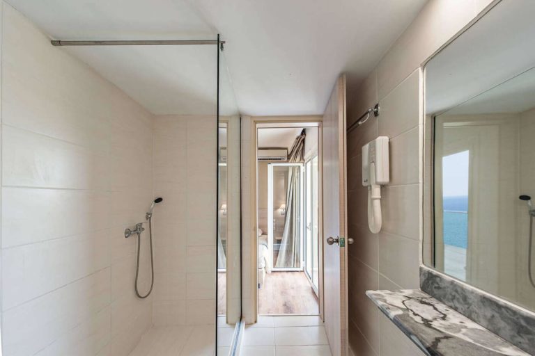 amarynthos-resort-hotel-bathroom