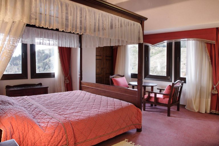 montana-hotel-spa-karpenisi-room