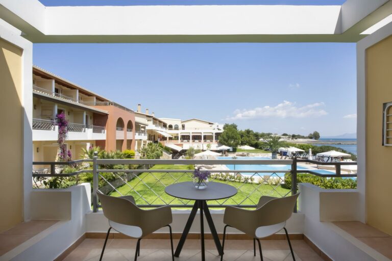 negroponte-resort-eretria-hotel-balcony