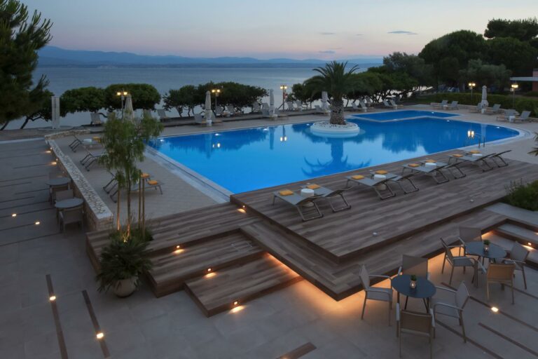 negroponte-resort-eretria-hotel-pool-by-afternoon