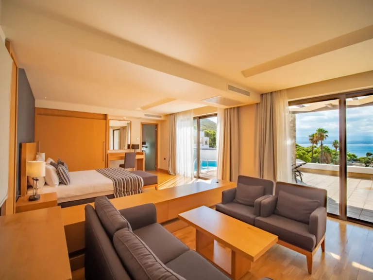 wyndham-loutraki-poseidon-resort-deluxe-suite-with-private-pool-sv