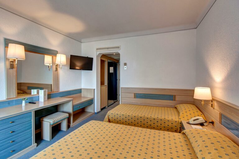 pallini-beach-hotel-chalkidiki-triple-room