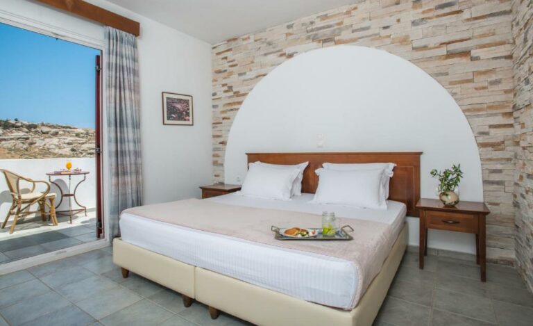 naxos-palace-hotel-room-2