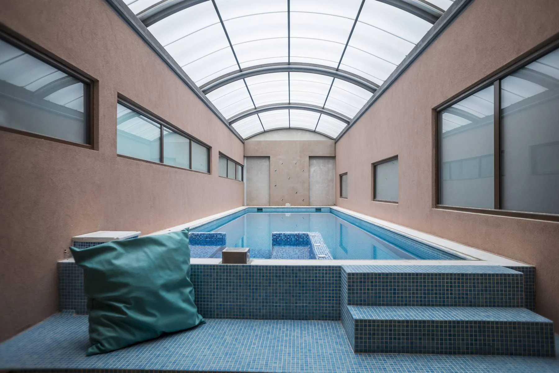valis-resort-and-spa-volos-inside-pool