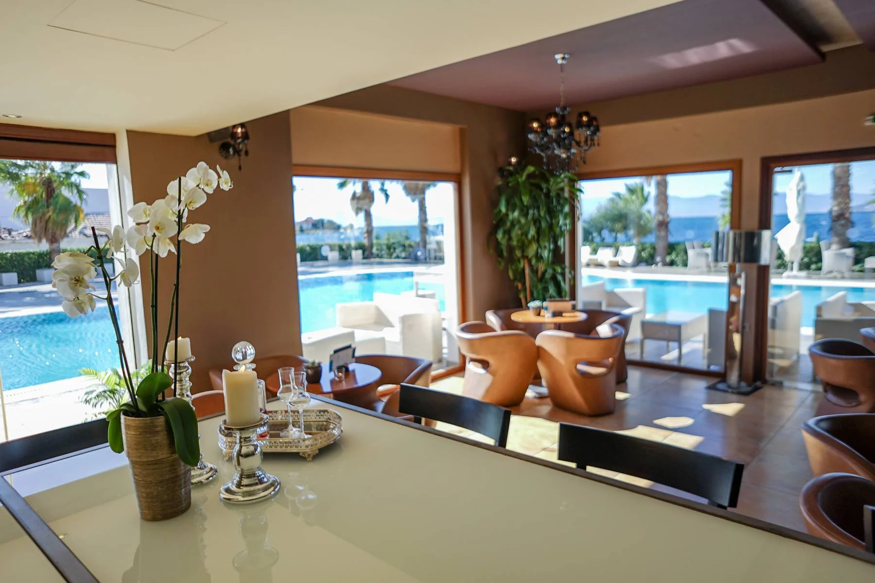 valis-resort-and-spa-volos-pool-bar