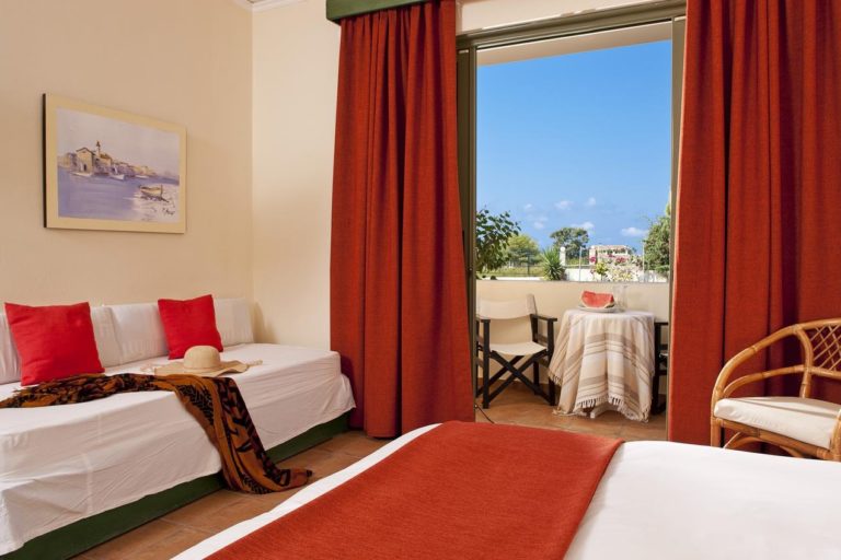 Ionian-Sea-Hotel-Kefalonia-room