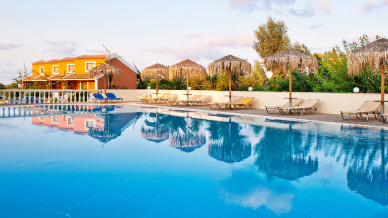 Ionian-Sea-Hotel-Kefalonia-pool
