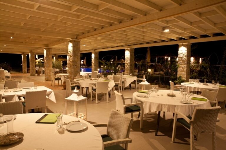 aktaion-resort-hotel-gytheio-restaurant