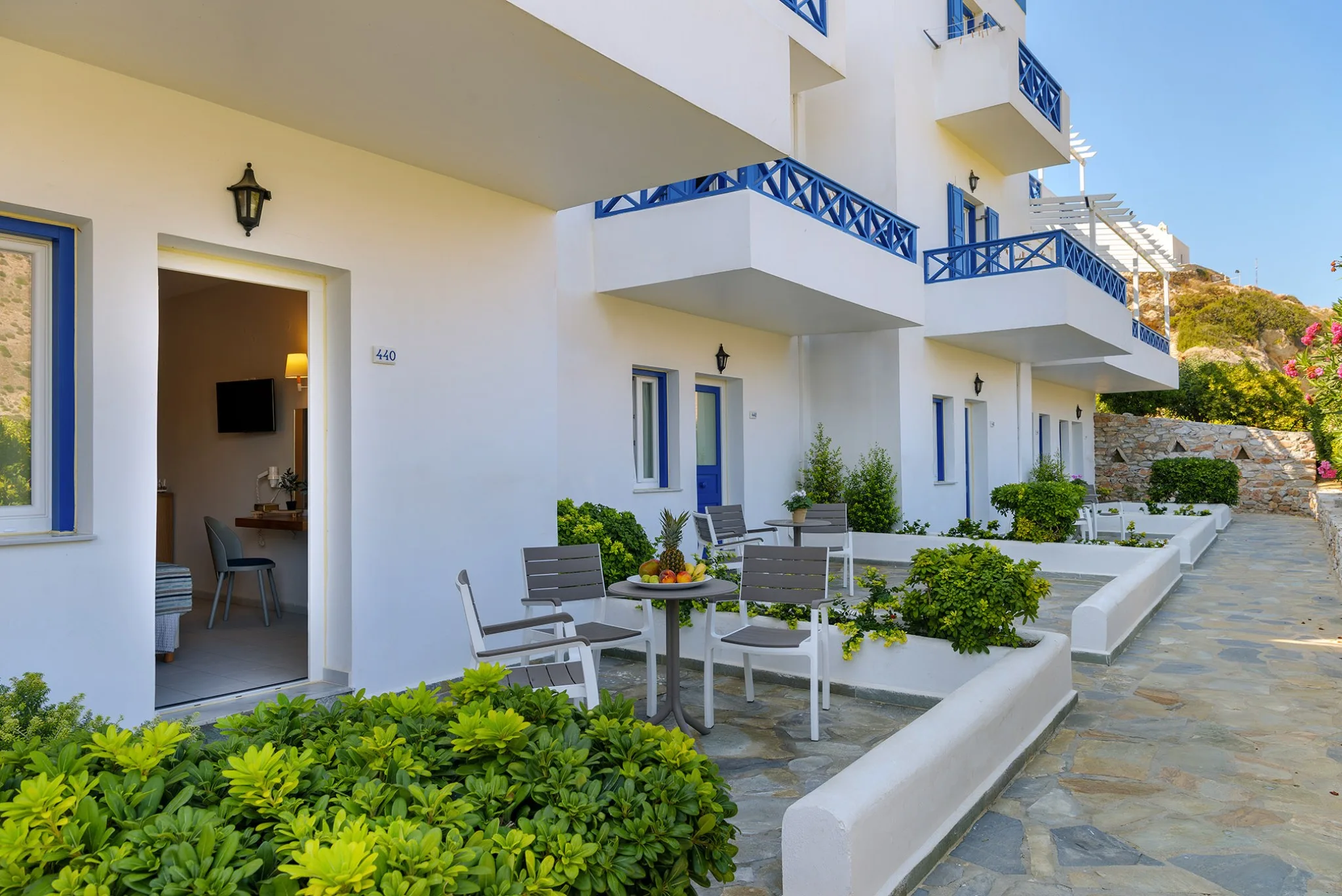 dolphin-bay-seaside-resort-spa-siros-balcony
