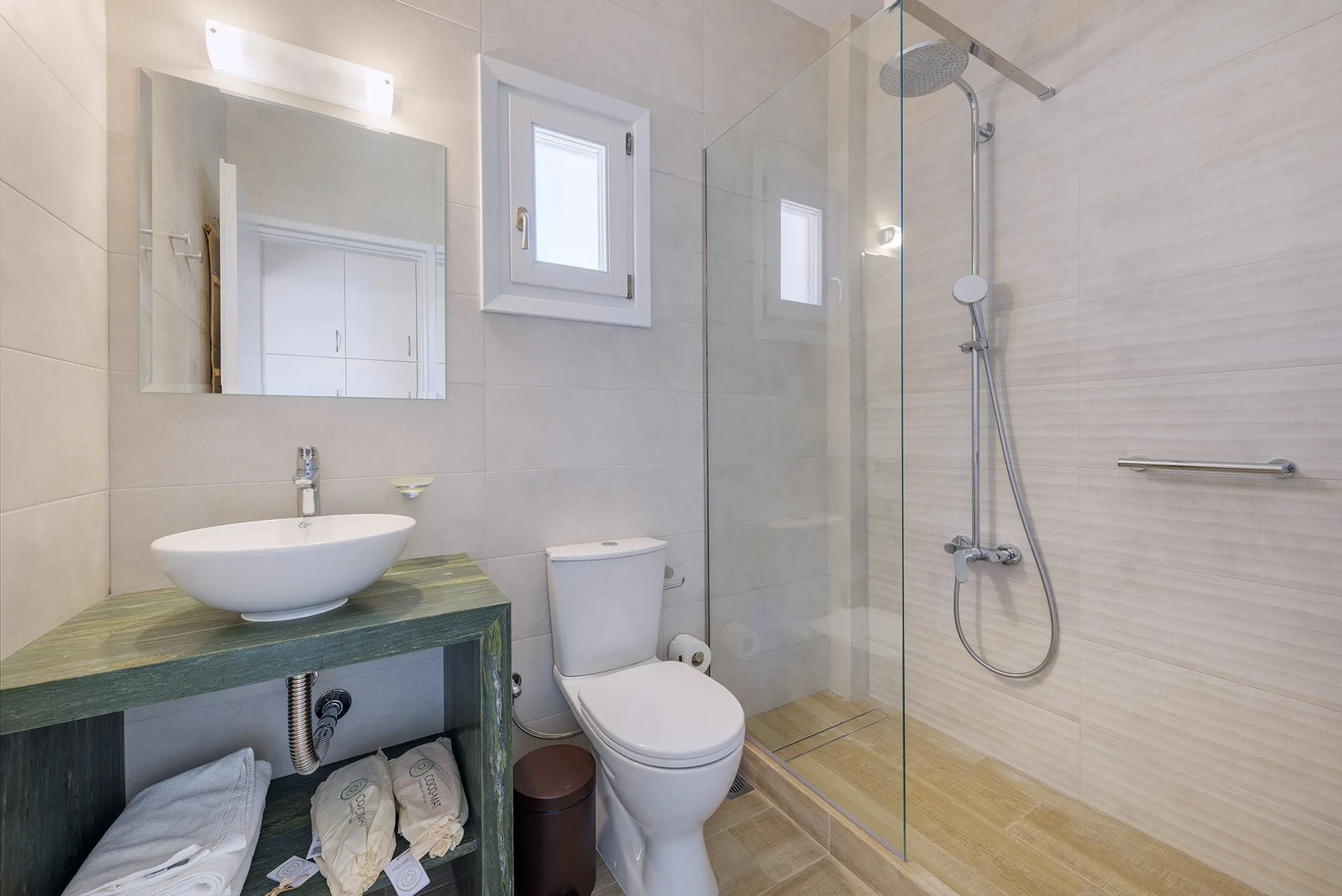 dolphin-bay-seaside-resort-spa-siros-bathroom
