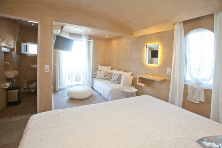 golden-sun-hotel-naxos-room