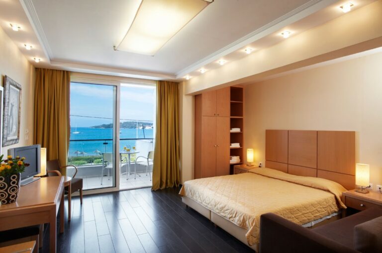 nautica-bay-hotel-porto-heli-Junior-Suite