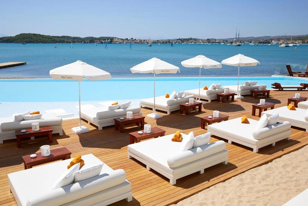 nikki-beach-hotel-porto-heli-sunbeds