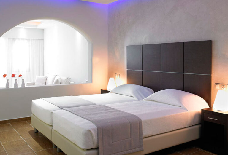 splendour-resort-santorini-standard-room