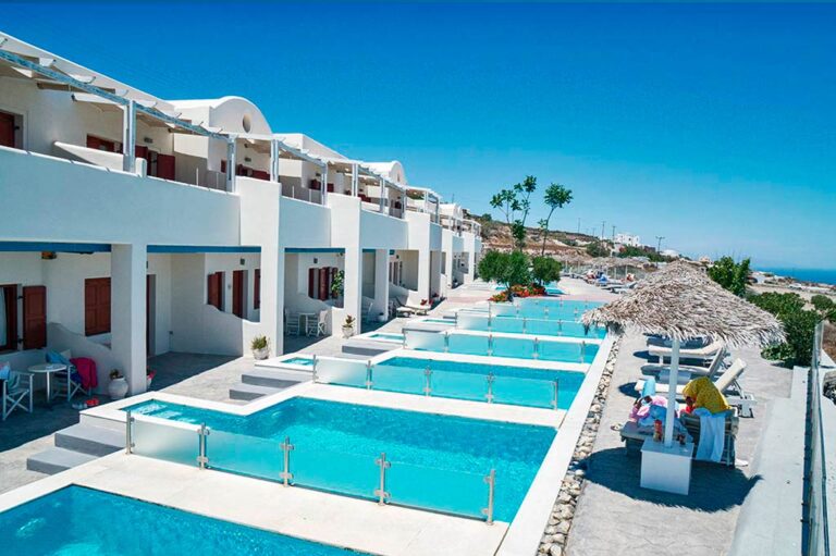 splendour-resort-santorini-suites-with-private-pool