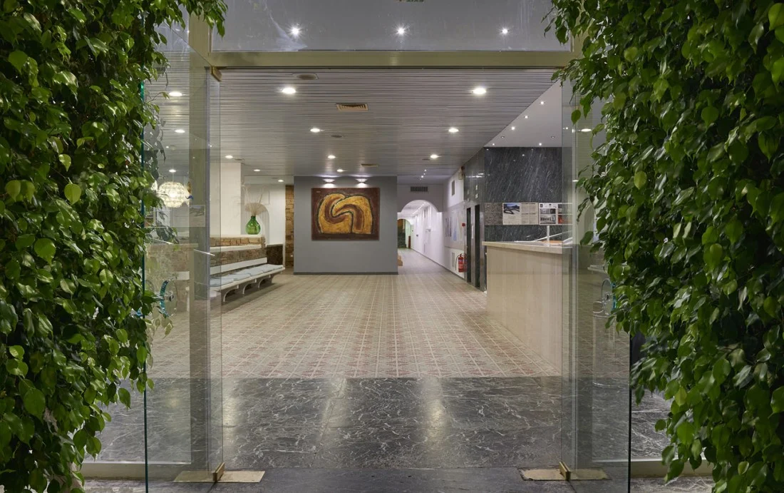 tinos-beach-hotel-lobby