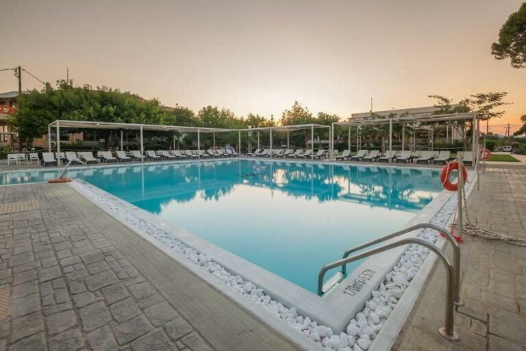 gmp-bouka-resort-messinis-pool