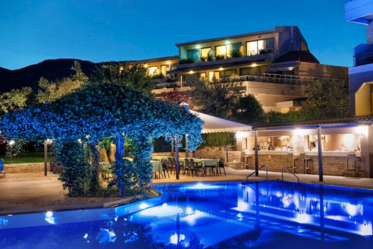 miramare-hotel-eretria-night-pool