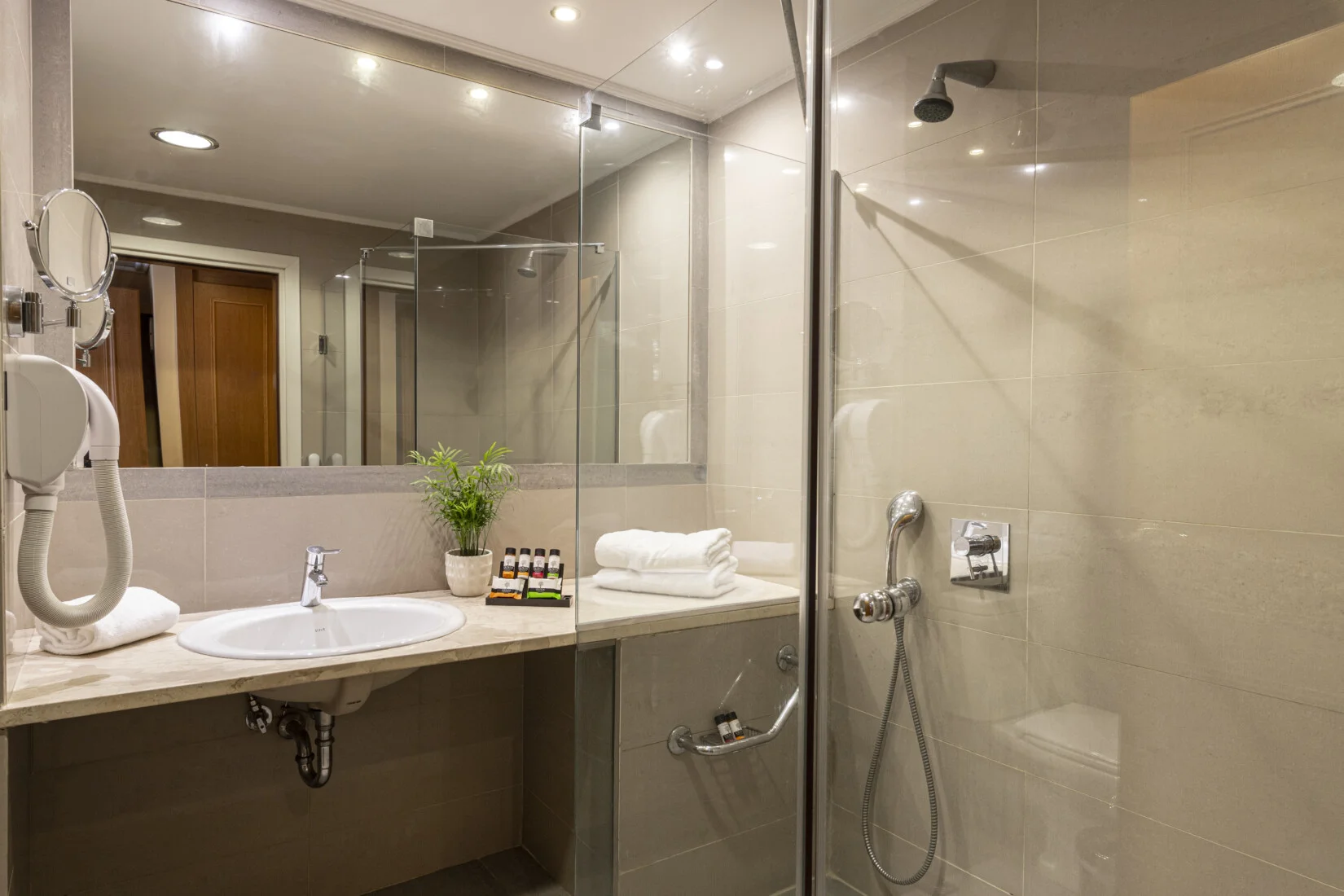 amalia-hotel-nafplio-bathroom