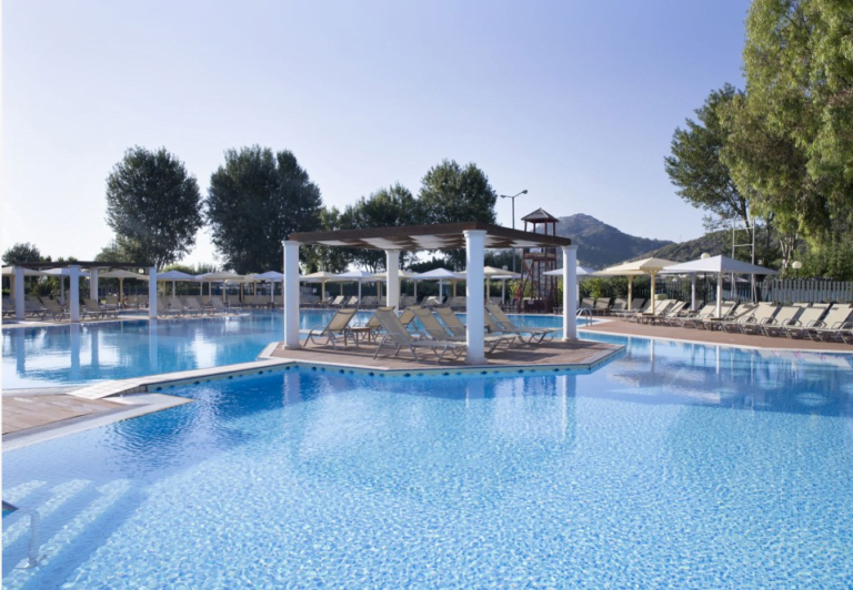 dolce-athens-attica-riviera-hotel-pool