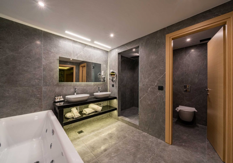 dolce-athens-attica-riviera-hotel-bathroom