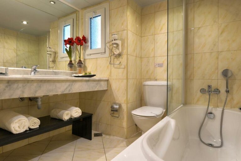 ariti-grand-hotel-corfu-hotel-bathroom