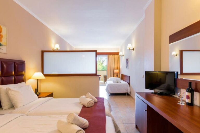 ariti-grand-hotel-corfu-hotel-family-room-pool-view