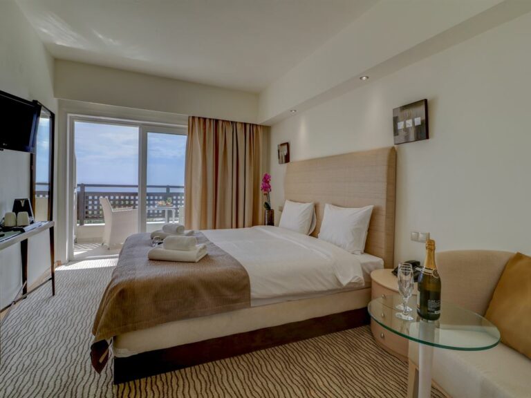 olympian-bay-grand-resort-pieria-double-room-sea-view
