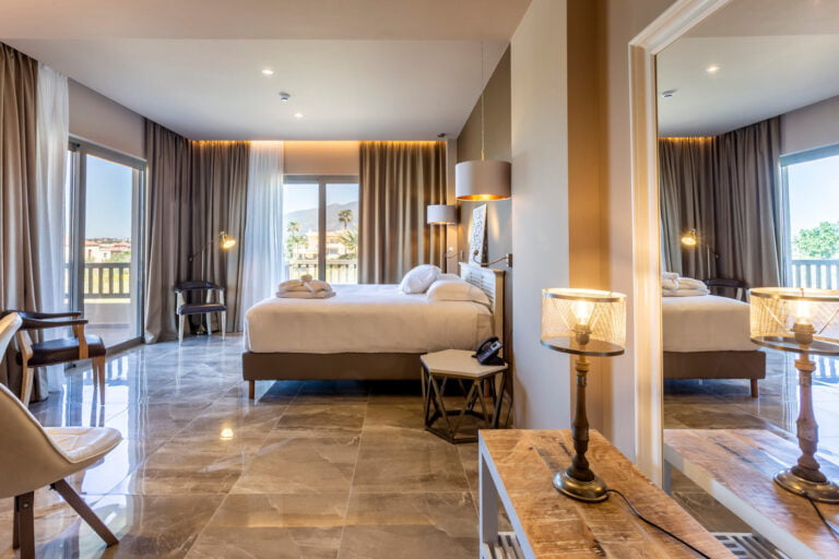 elysian-luxury-hotel-and-spa-kalamata-deluxe-room