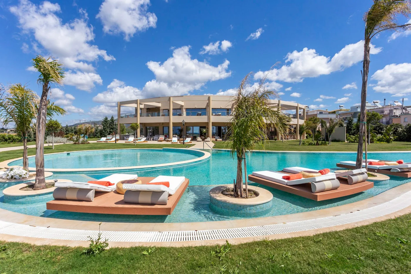 elysian-luxury-hotel-and-spa-kalamata-exterior