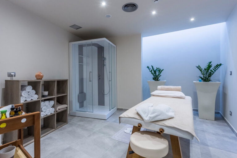 elysian-luxury-hotel-and-spa-kalamata-massage