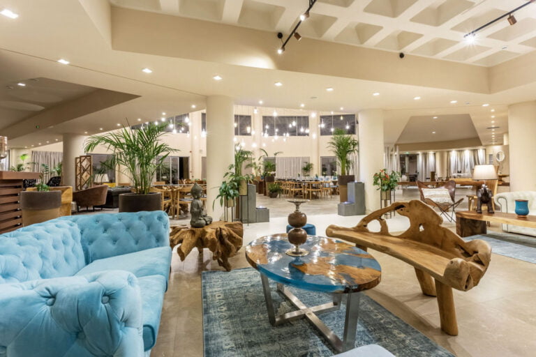 elysian-luxury-hotel-and-spa-kalamata-interior-lounge