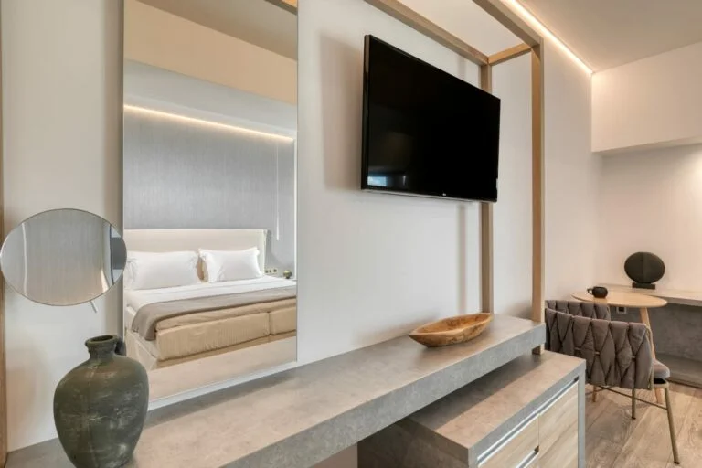 las-hotel-and-spa-gytheio-room