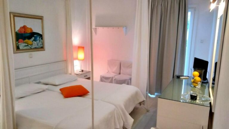 paradise-art-hotel-andros-room-1