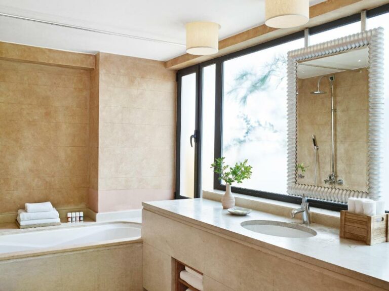 grecotel-cape-sounio-exclusive-resort-bathroom