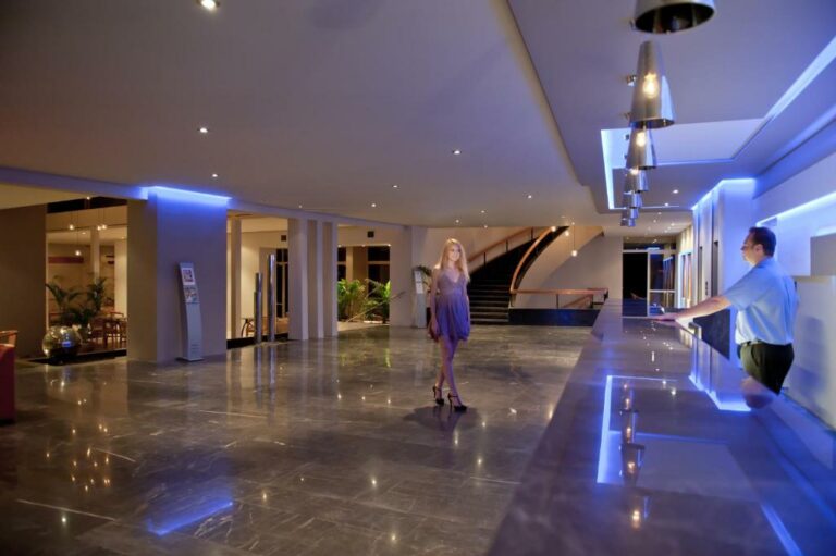 king-saron-club-marmara-lobby