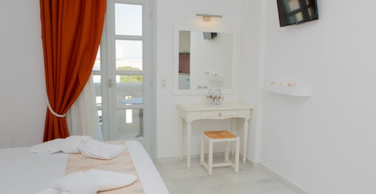 sun-&-moon-luxury-villas-naxos-room-2