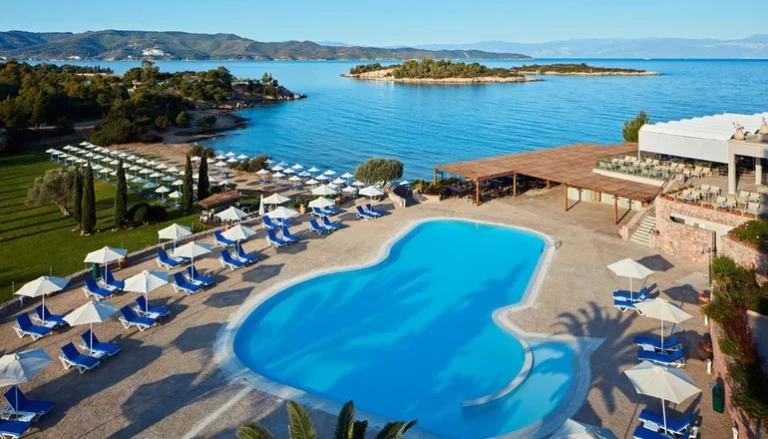 aks-hinitsa-bay-hotel-porto-heli-pool