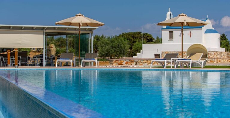 sun-&-moon-luxury-villas-naxos-pool