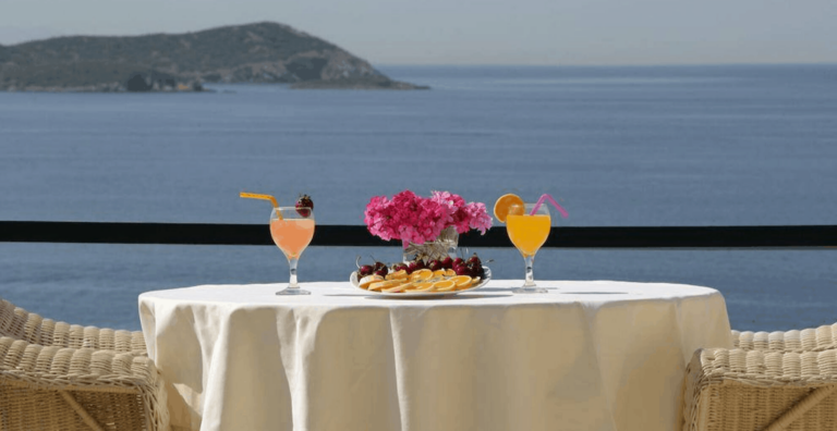 andros-holiday-hotel-table