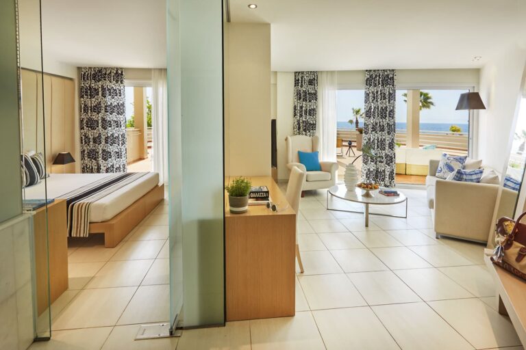 ilio-mare-resort-hotel-master-suite
