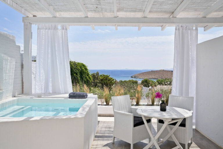 mr-and-mrs-white-tinos-boutique-resort-jacuzzi