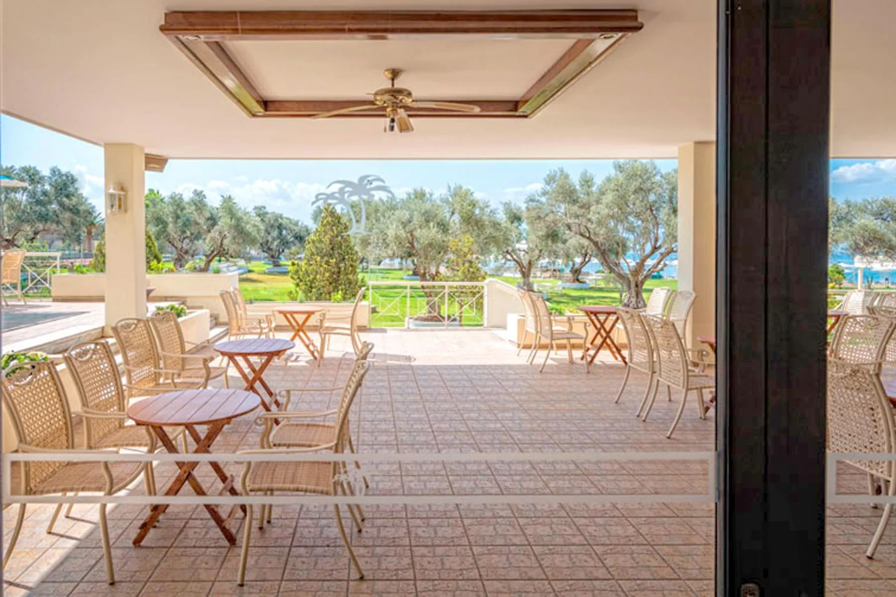 palmariva-beach-hotel-eretria