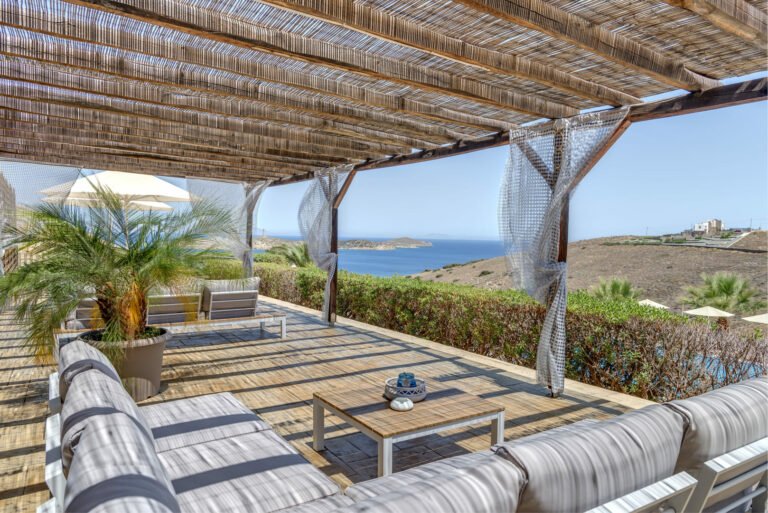 sunrise-beach-suites-syros-lounge