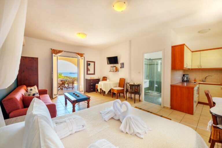 sunrise-beach-suites-syros-room