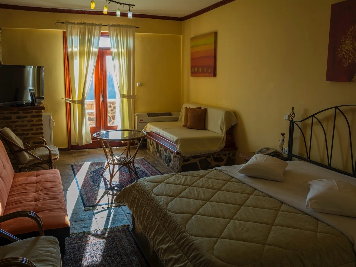 loggas-hotel-kastoria-room
