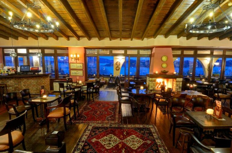 naiades-hotel-resort-and-conference-karditsa-restaurant