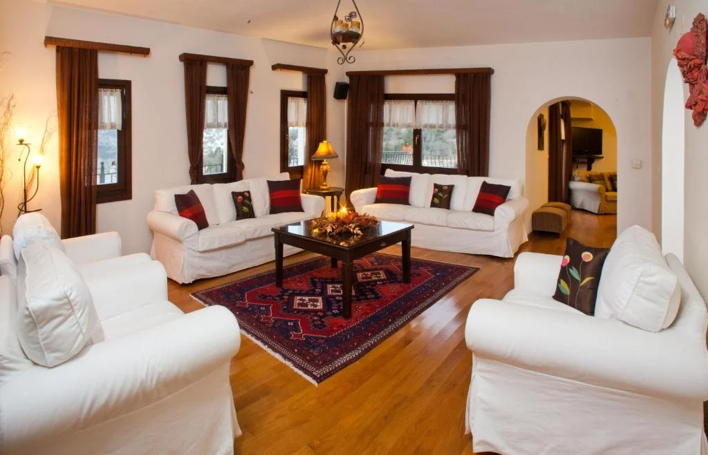 erofili-hotel-and-suites-lobby