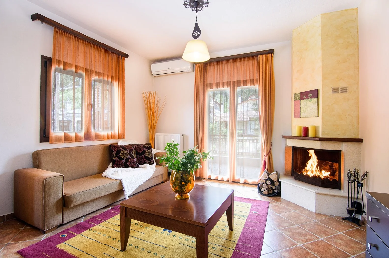 arktos-suites-elati-room-with-fireplace